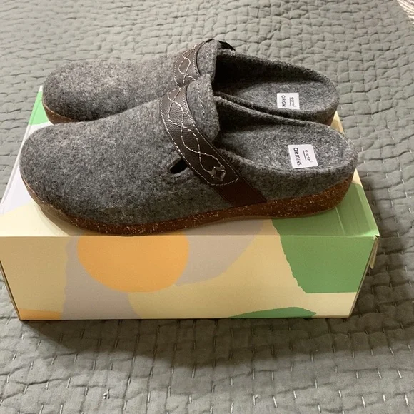 Earth Origins Janet Slip Ons - Picture 3 of 8